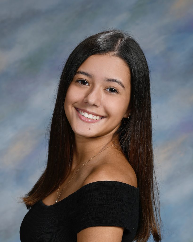 Photo of Caroline Carvalho ’25.