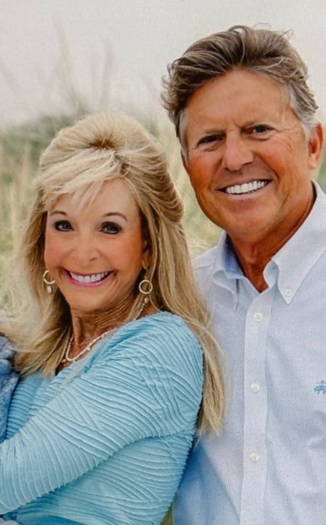 Photo of Trustee John R. Hill ’76 and Lesley W. Hill