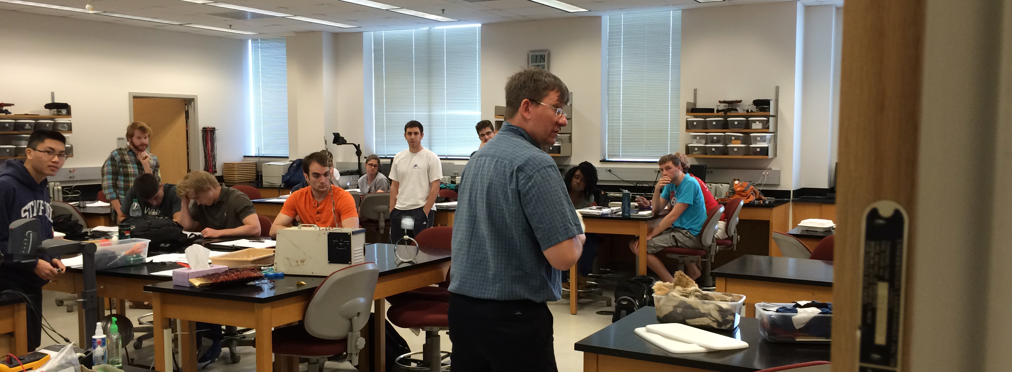 Associate Professor of Physics Kyle Altmann teaches a class. Explore a physics major at Elon.