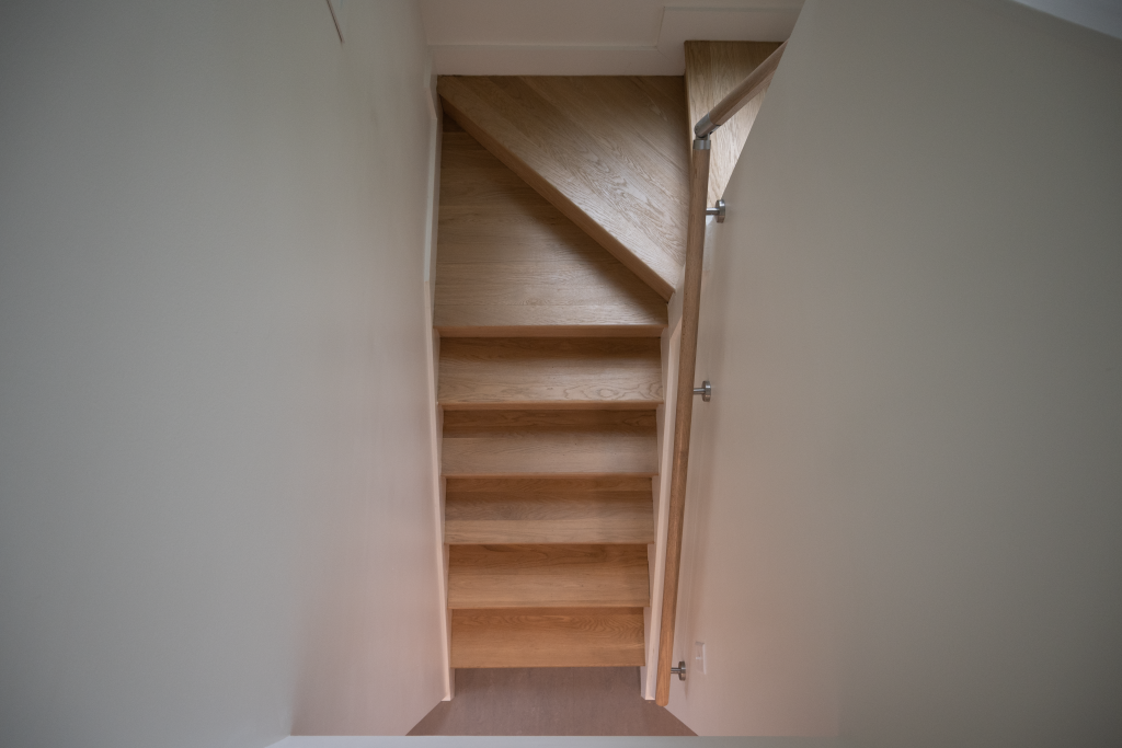 House 2 Stairs