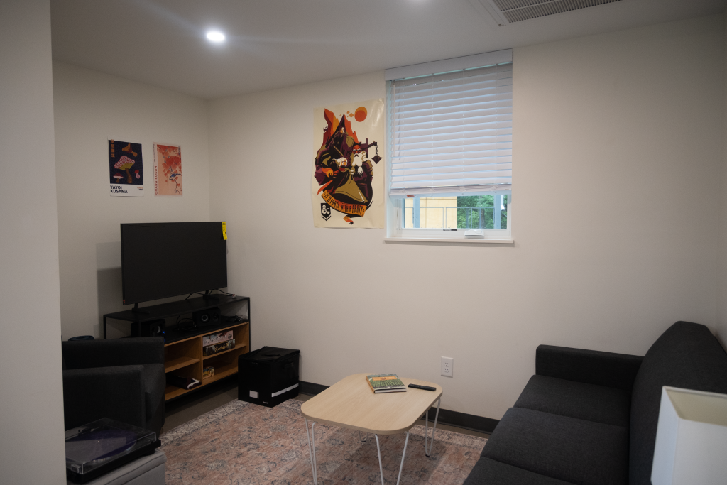 House 2 Living Room
