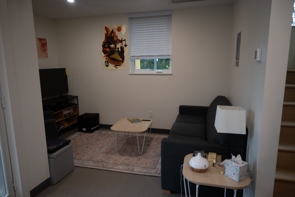 House 2 Living Room