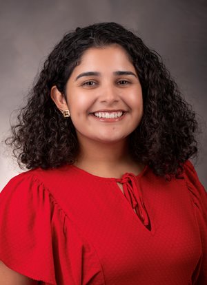 Photo of  Adriana Batiz Daleccio.