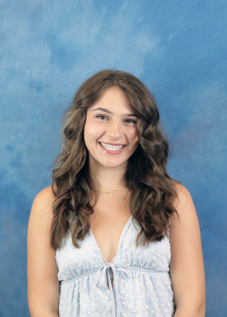 Photo of Eva Harrison .