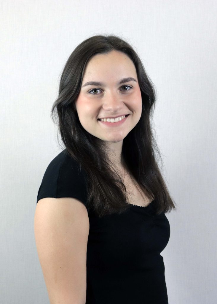 Photo of Sara Kirkland .