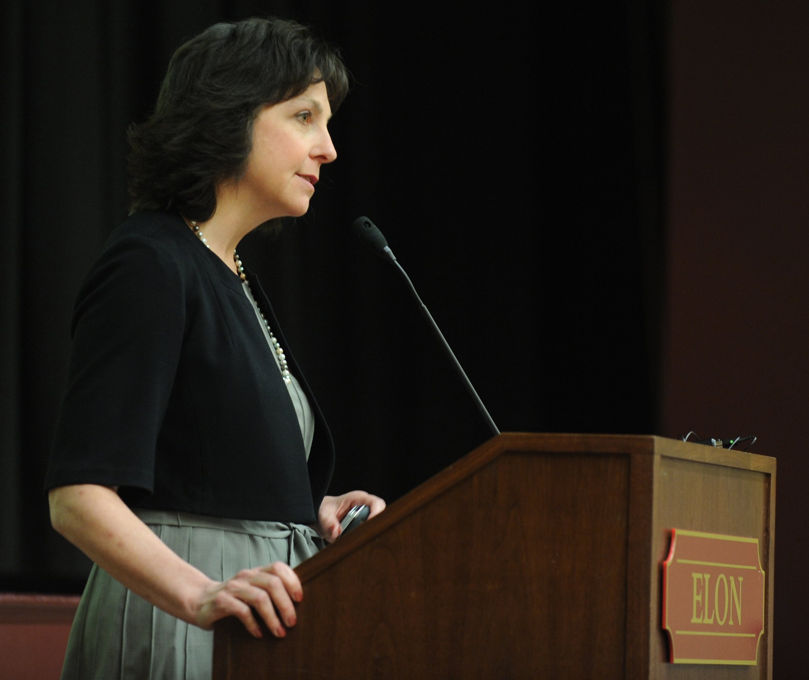 Distinguished scholar lecture explores communication and new media ...