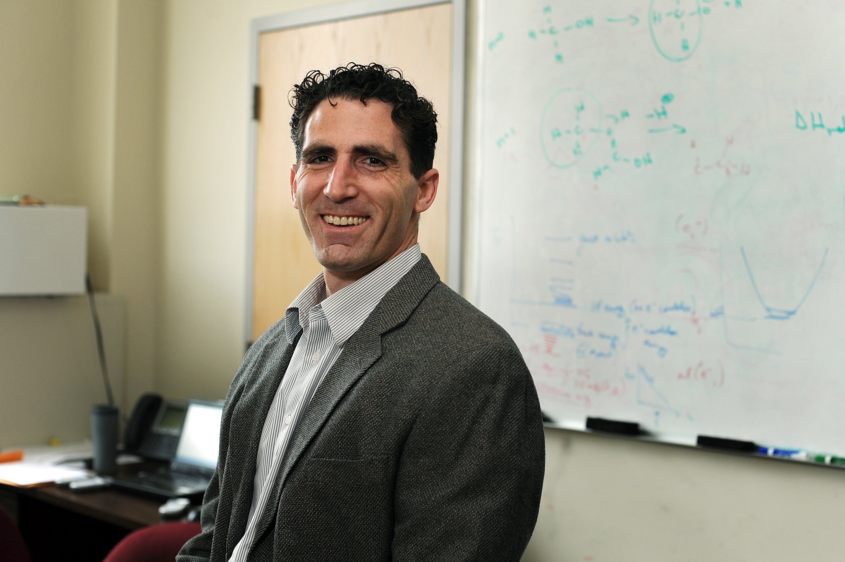 New book by Joel Karty reshapes the way organic chemistry is taught