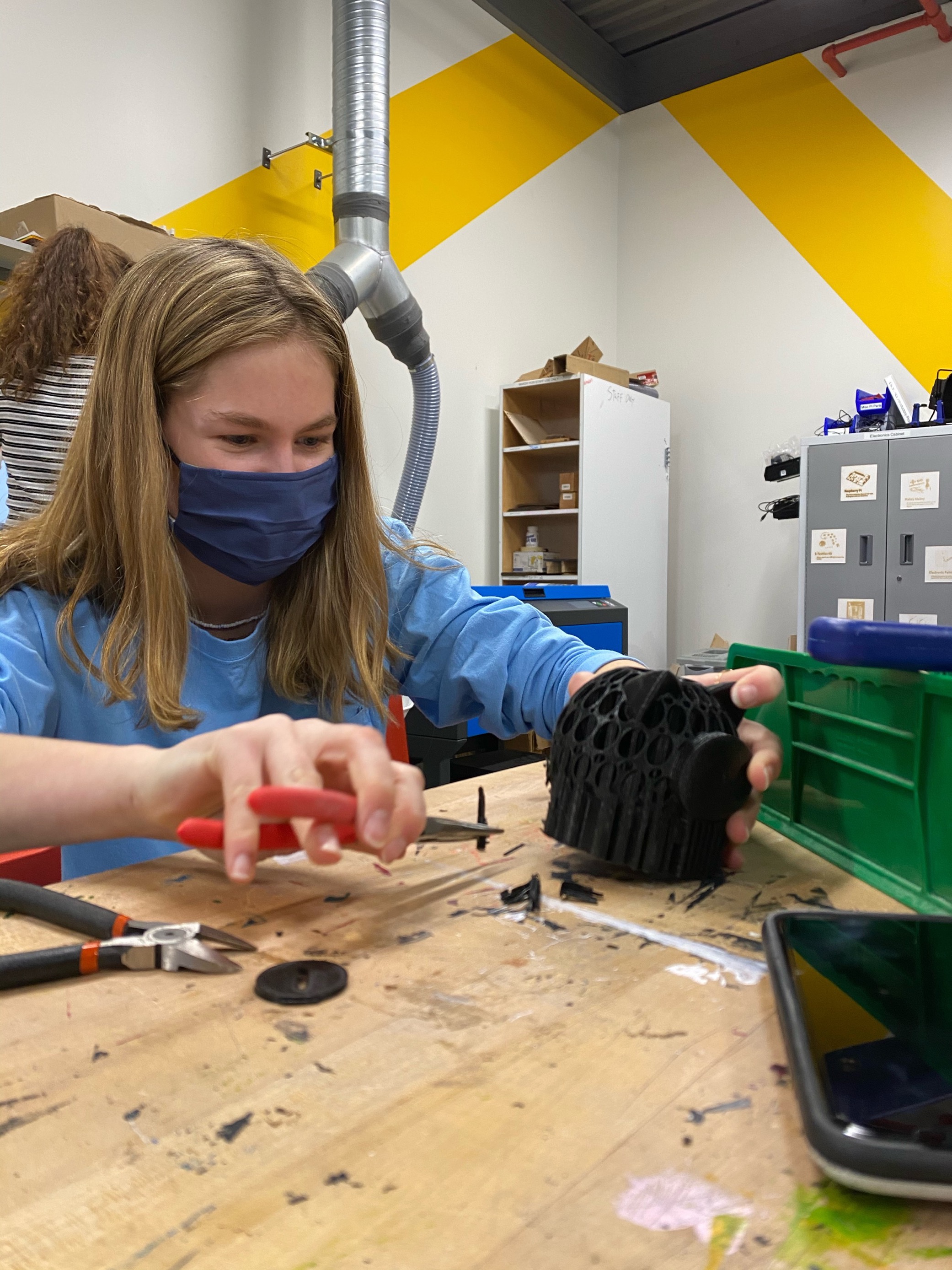 Elon student works on project in the Maker Hub
