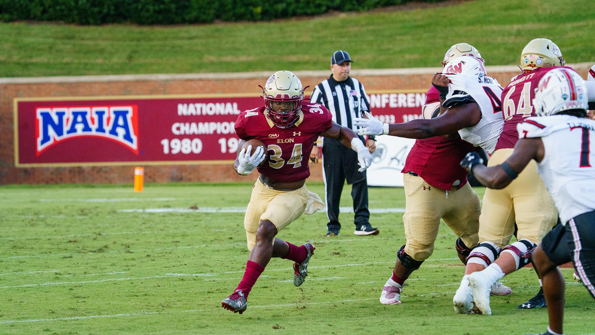 Elon football breaks into the top 25 after comefrombehind win over