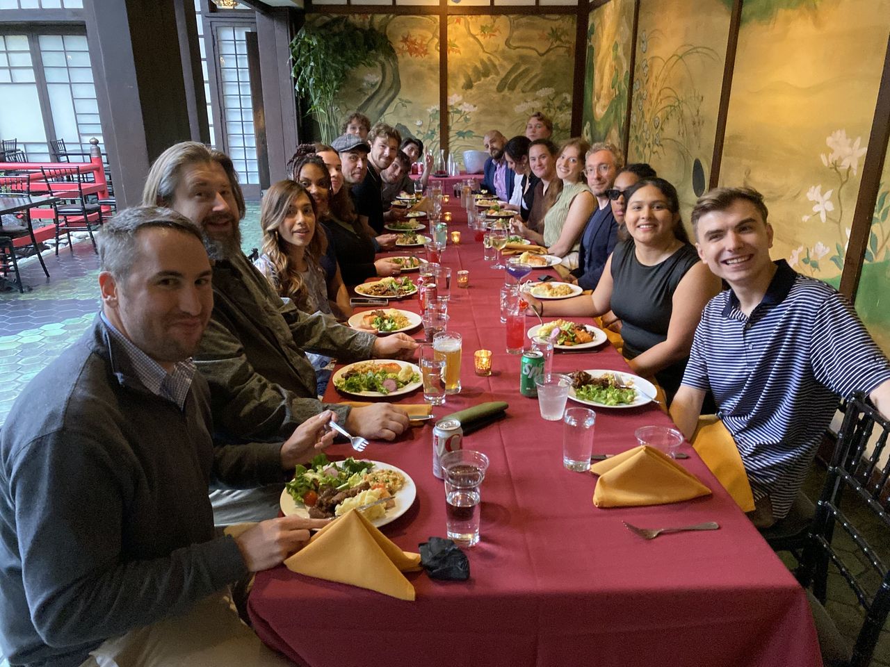 Elon Los Angeles students, faculty and staff gather to celebrate spring ...