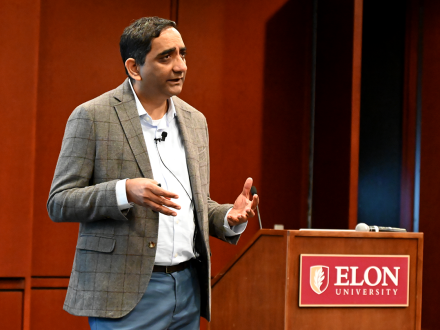 Shiva Kommareddi, expert in AI for business presenting at top business college
