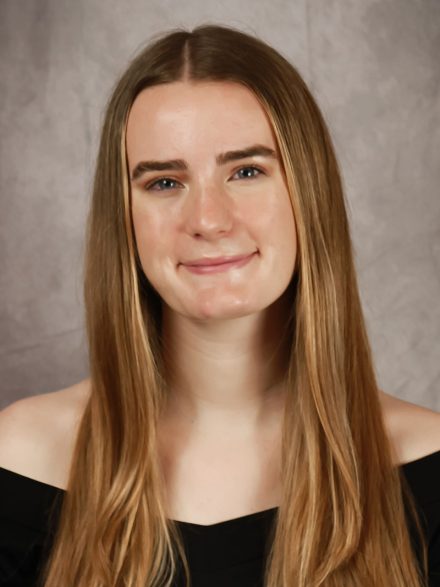 Lauren Winslow ’27 headshot.