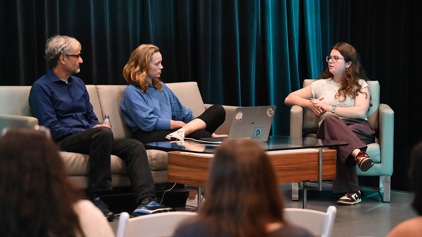 Andrew Lehren, Fernanda Wenzel and Elon News Network Executive Director Avery Sloan ’25 talk in the Jane and Brian Williams Studio.