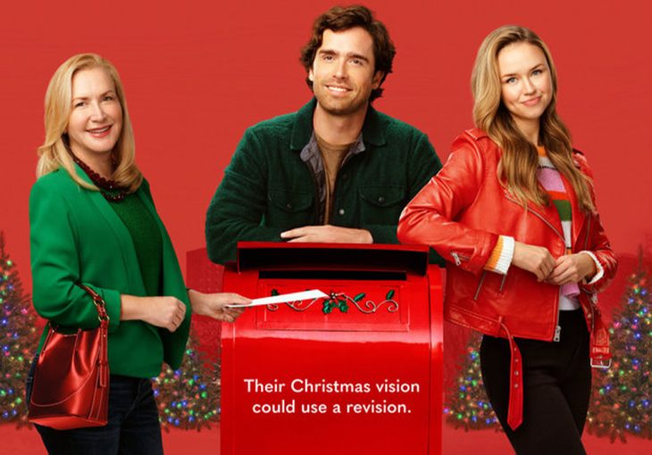 Angela Kinsey, Alec Santos and Lillian Doucet-Roche star in "Confessions of a Christmas Letter," written by Elon alum Jennifer Smith '95 and her sister Kate. Photo courtesy of the Hallmark Channel.