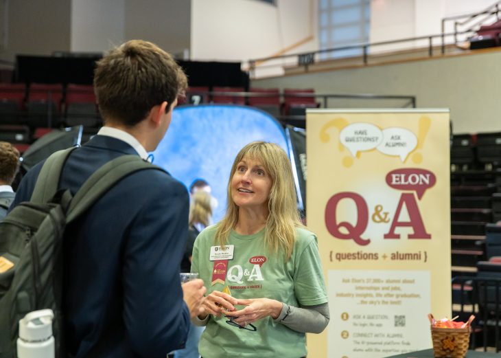 Senior Director of Alumni Engagement Kendra Haskins talking to a student about ElonQ&A