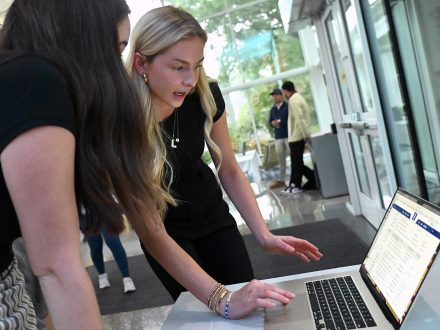 Lily Barker ’25 of Elon University speaks to fellow students.