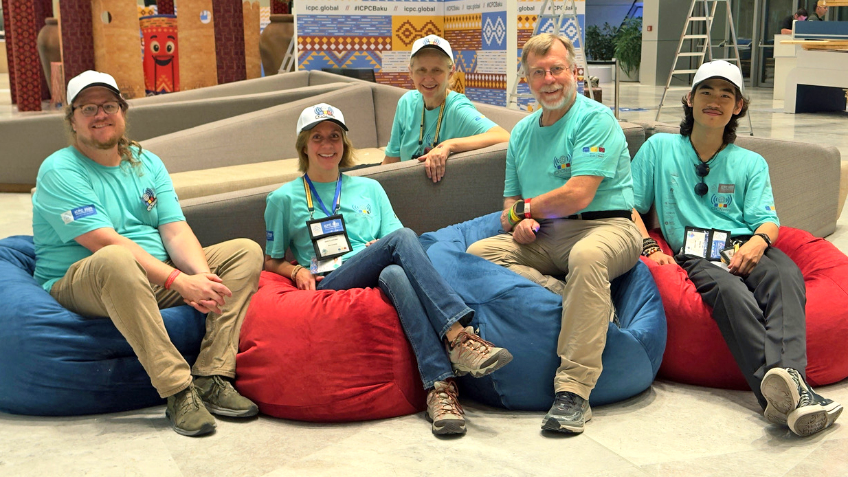 Elon faculty, alumni and students gather at ICPC event.