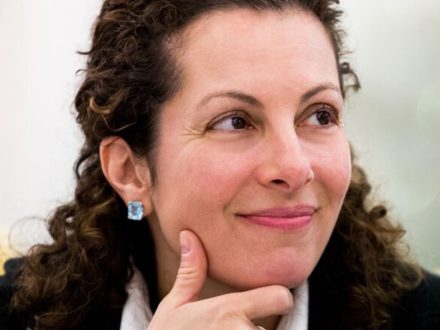 Headshot of Beth Noveck