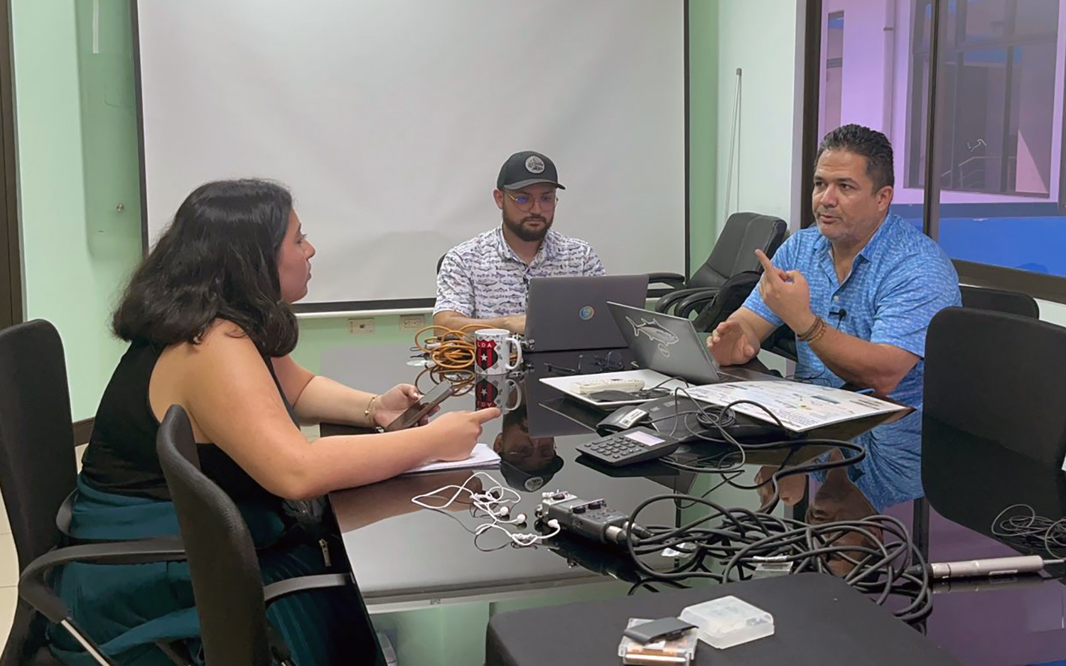 Lilly Molina interviews INCOPESCA members