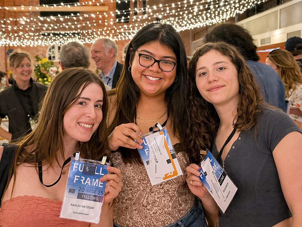 Female ���ϲ����� students at Full Frame