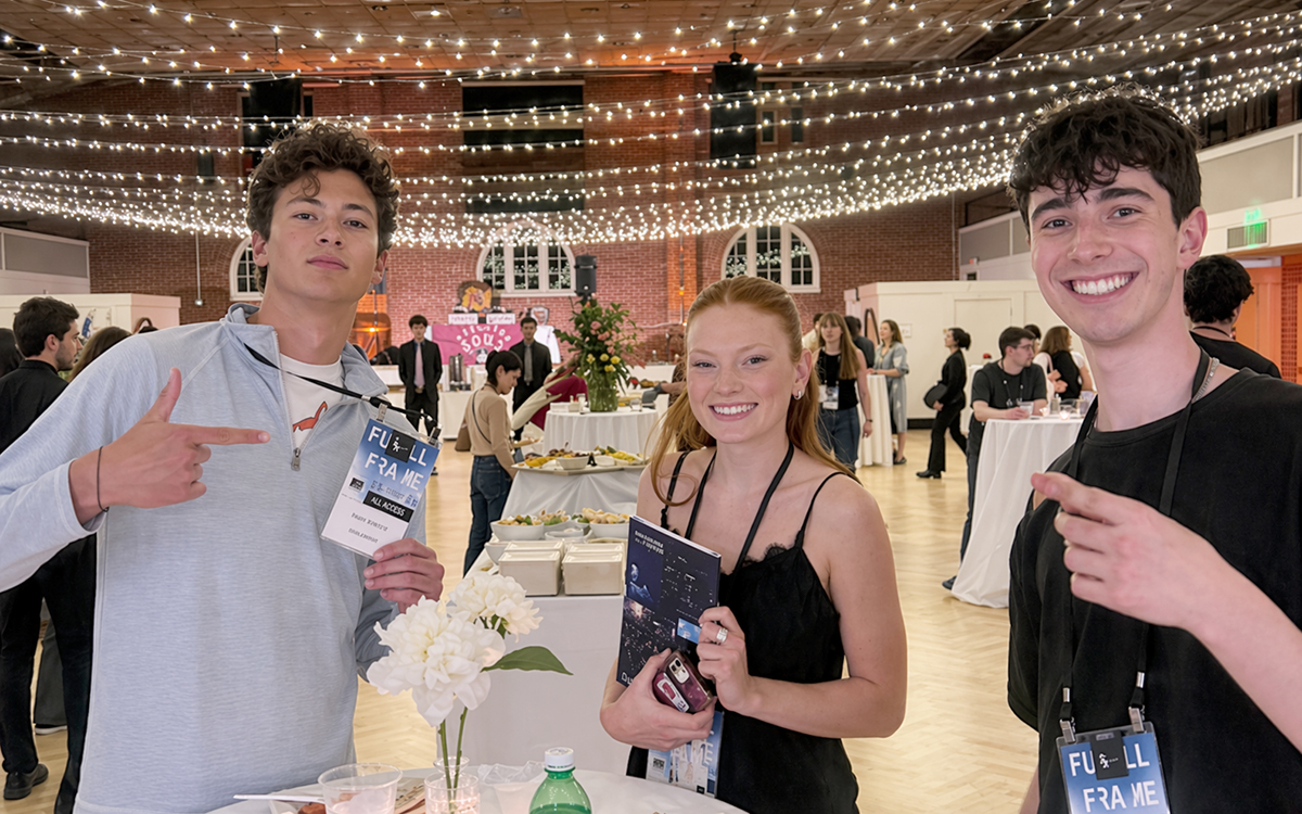 ���ϲ����� students at Full Frame event