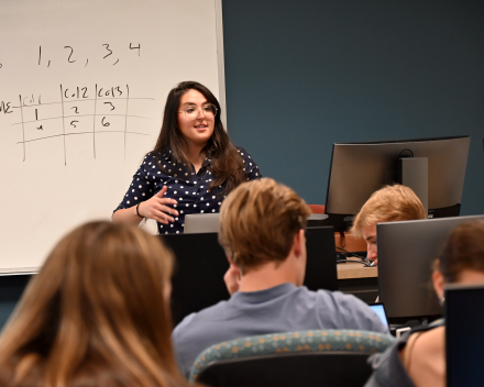 Katelyn Walls teaching a class at Elon University