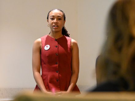 Evelyn Ealey ’26 talks to Denick
