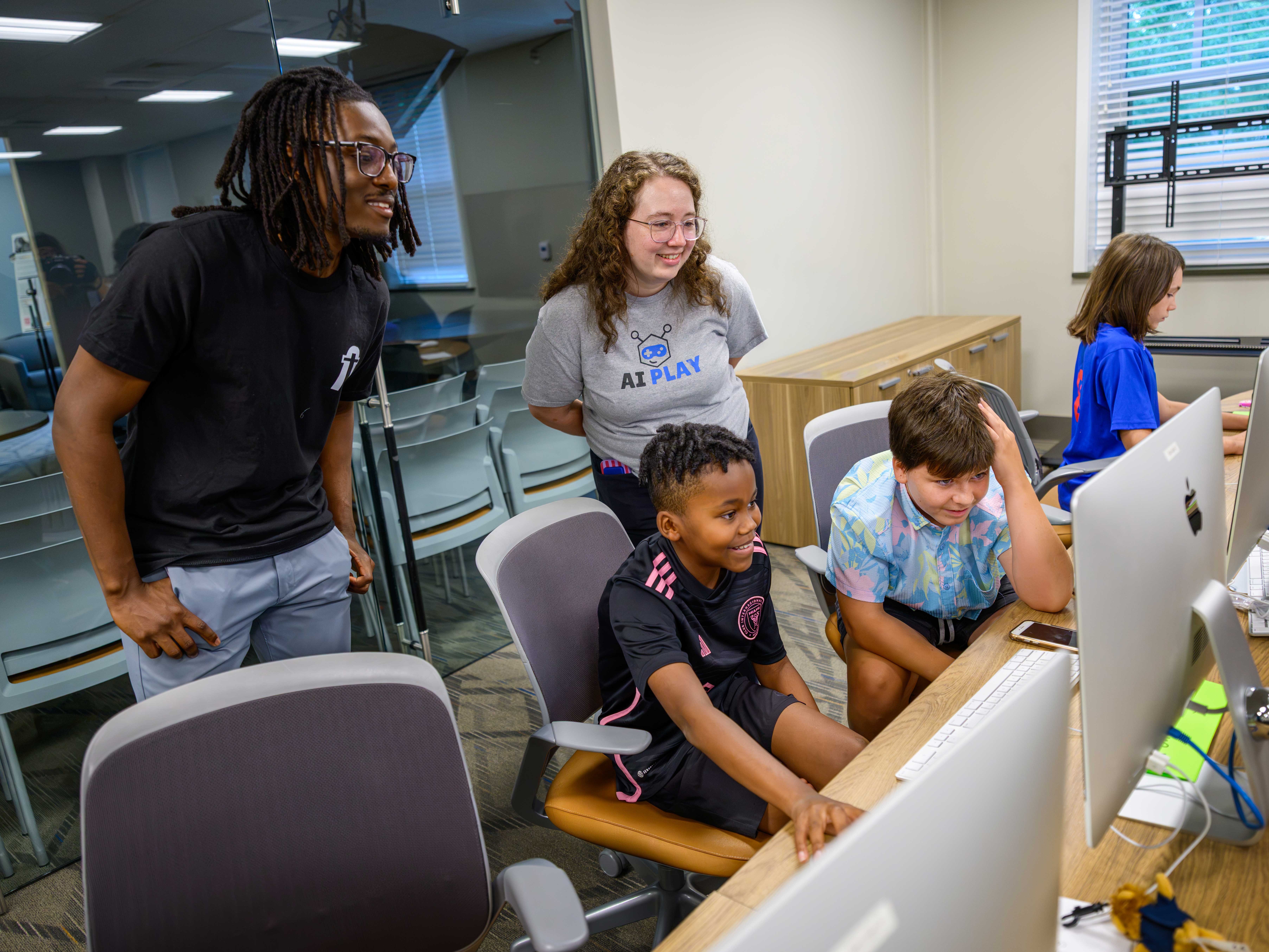 AI Play Summer Camp Brings Young Tech Innovators to Queens - Elon University