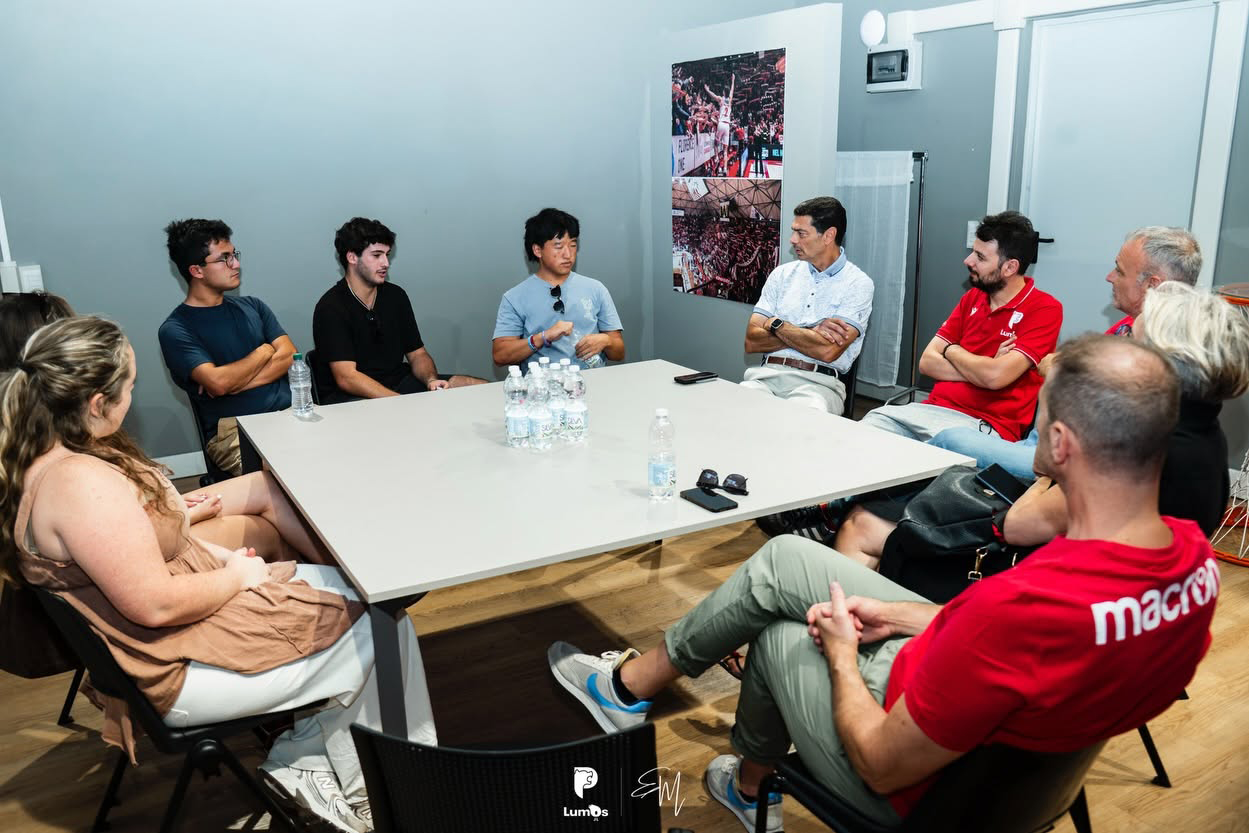 Elon students talk with Pistoia Basket staff.