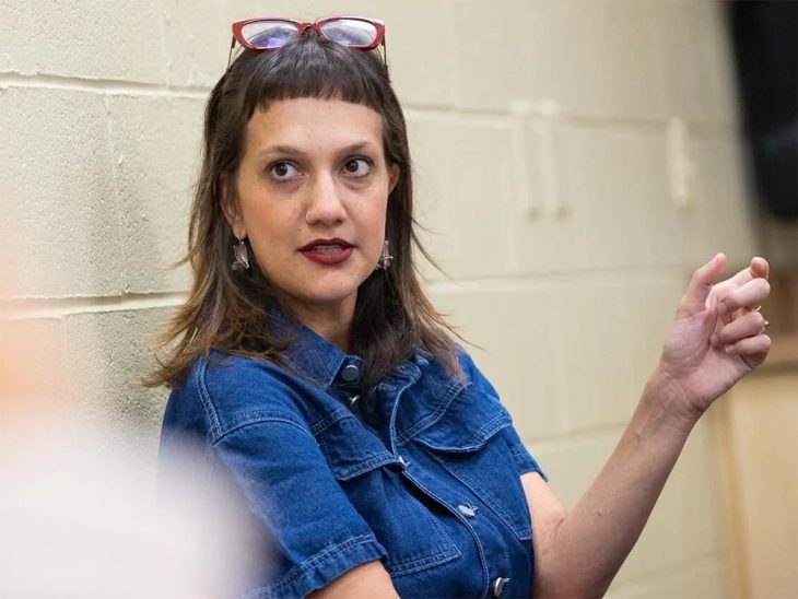 A photo of Sophie Neiman talking.