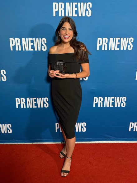 Amanda Steinman ’17 poses on the red carpet at the PRNEWS Platinum Awards & People of the Year Gala in New York City.
