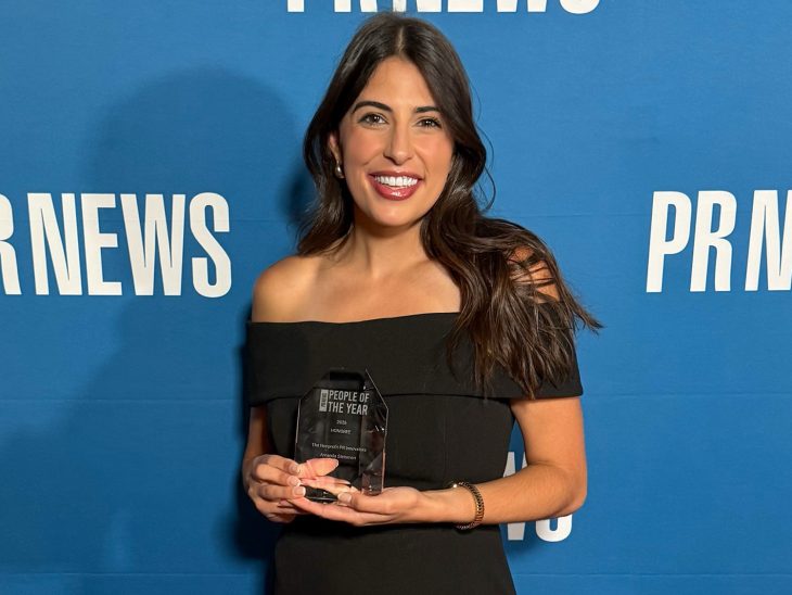 Amanda Steinman ’17 poses on the red carpet at the PRNEWS Platinum Awards & People of the Year Gala in New York City.