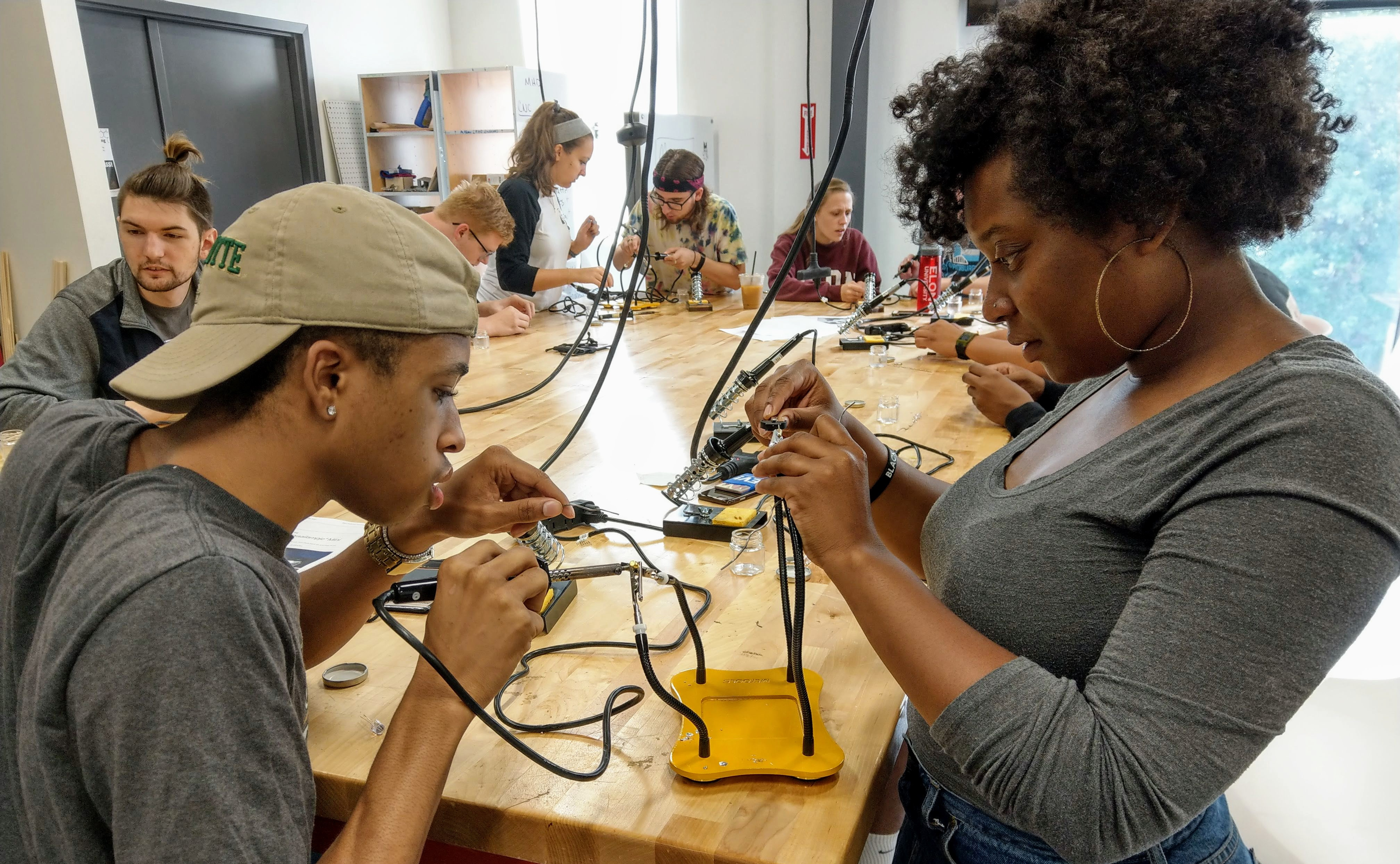 Elon students work on a project in the Maker Hub