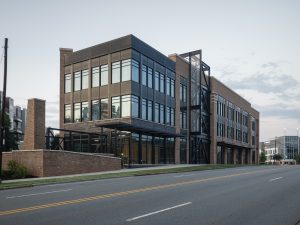 An outdoor image of Elon University's Charlotte Regional Center, home of the Elon Law Flex Program a part-time law school in Charlotte.